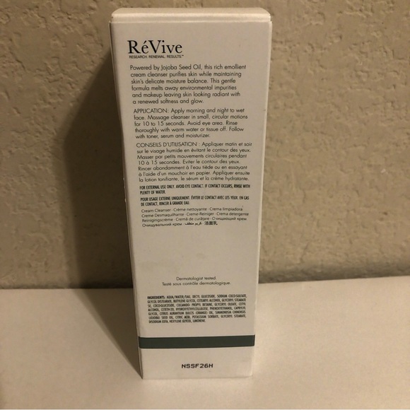 NIB ReVive Cream Cleanser - Picture 5 of 8